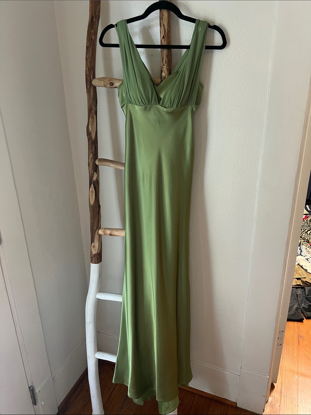 Betsy & Adam Olive Green Satin V-Neck Maxi Dress Bias Evening Gown Size 2 XS